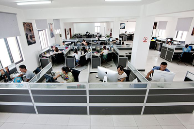 工厂触“电”十年 一场交织着爱恨情仇的电子商务史